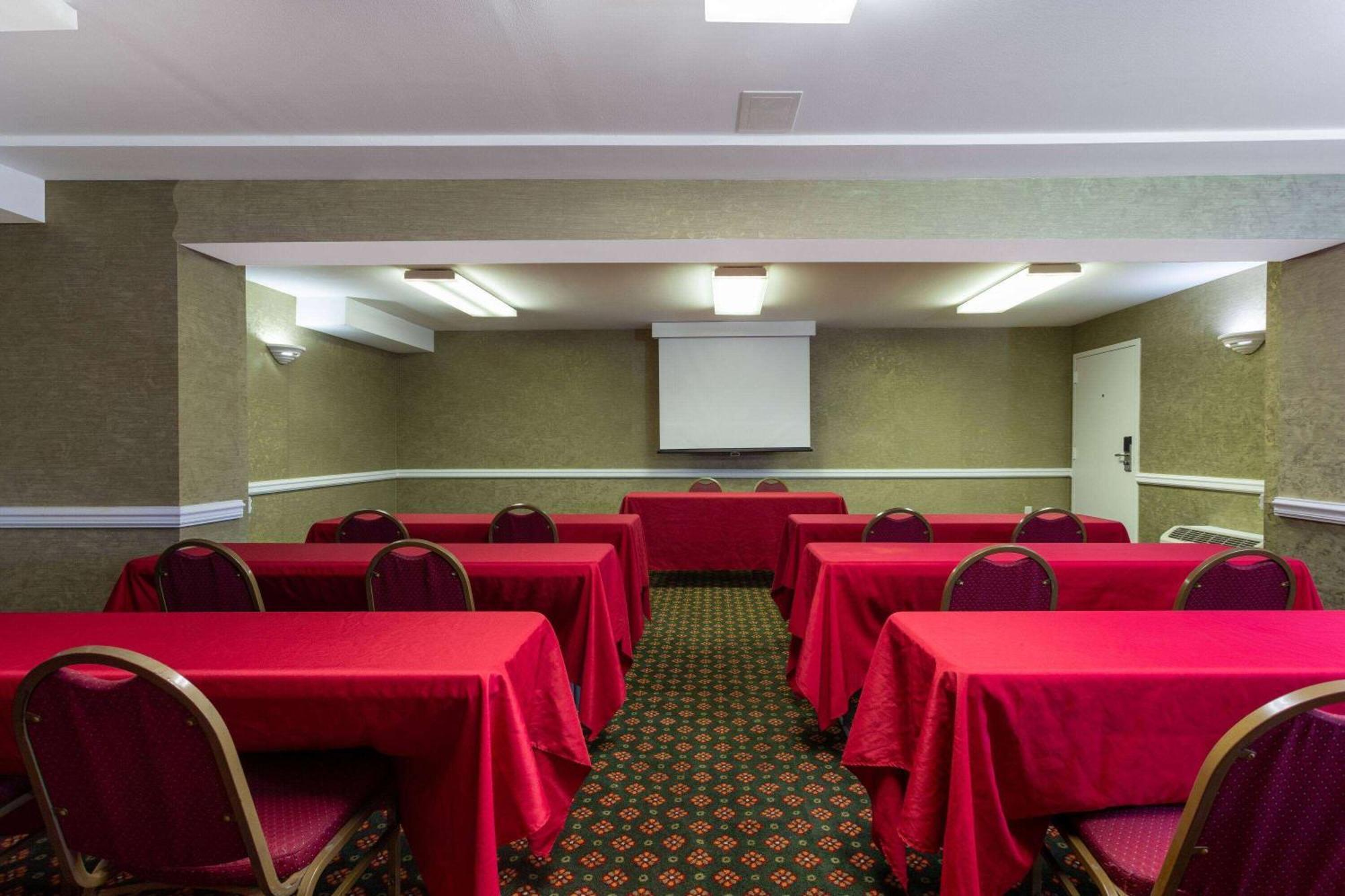Hotel Ramada By Wyndham Altamonte Springs Near I-4 Extérieur photo