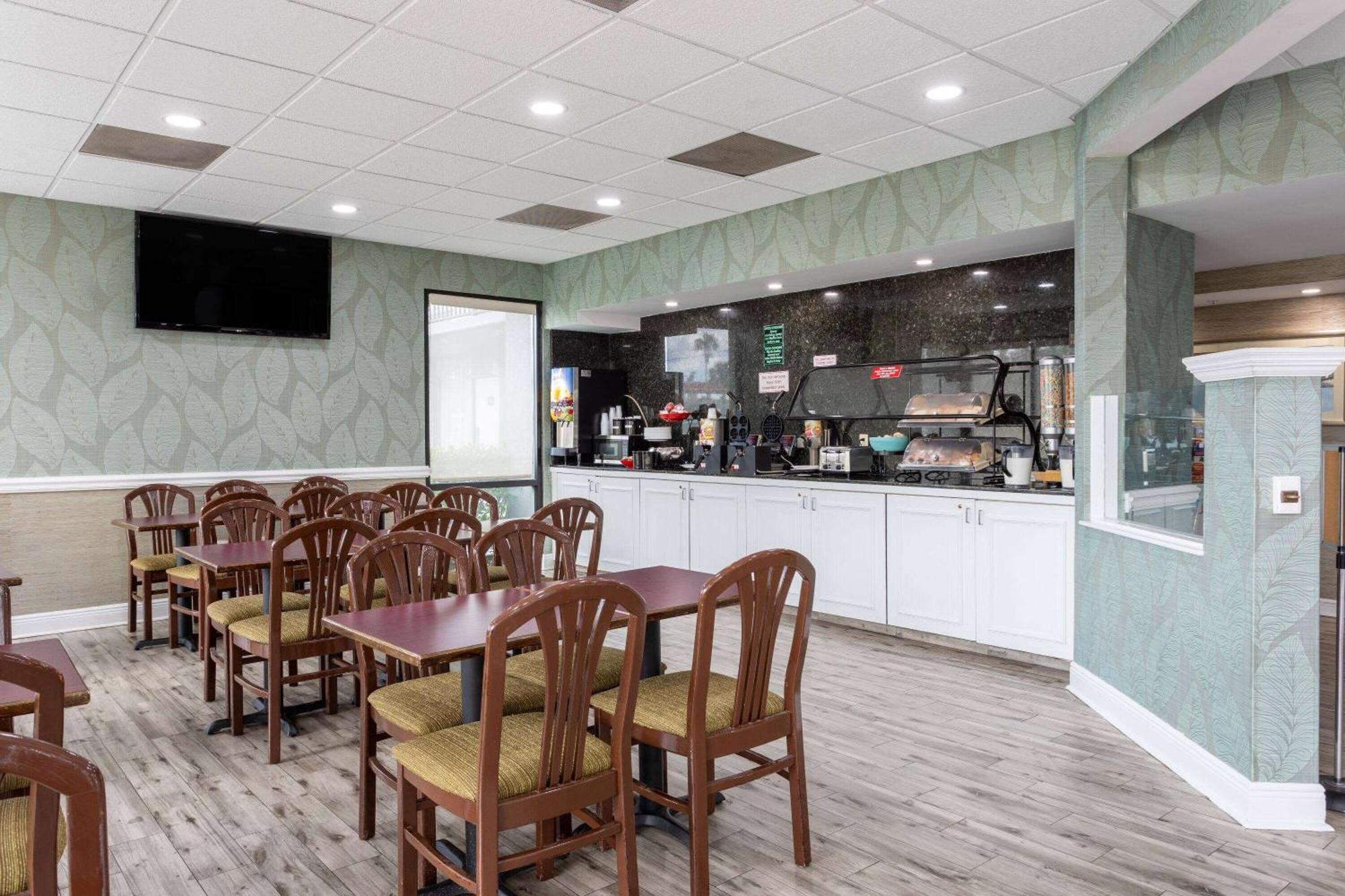 Hotel Ramada By Wyndham Altamonte Springs Near I-4 Extérieur photo