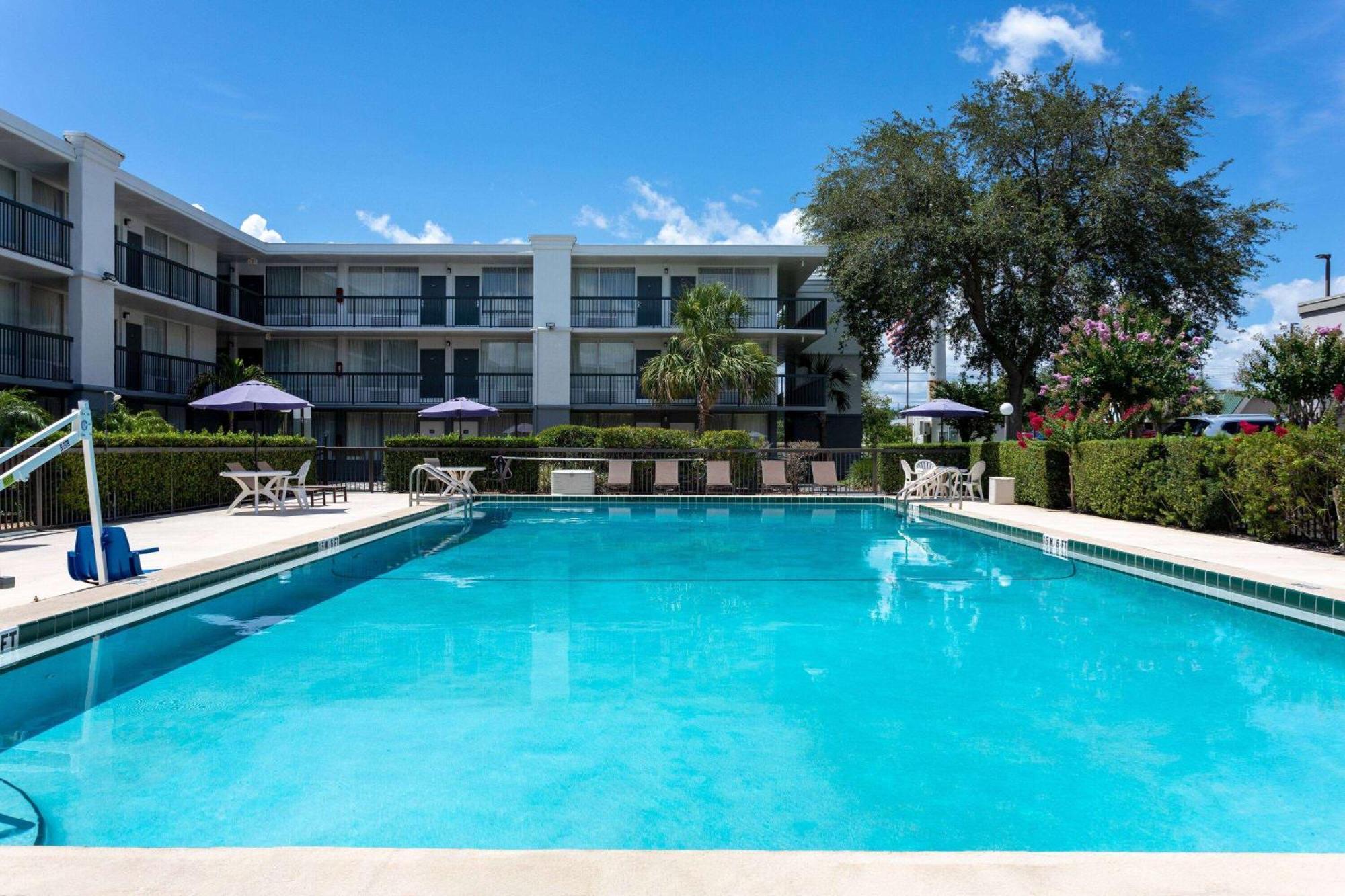 Hotel Ramada By Wyndham Altamonte Springs Near I-4 Extérieur photo