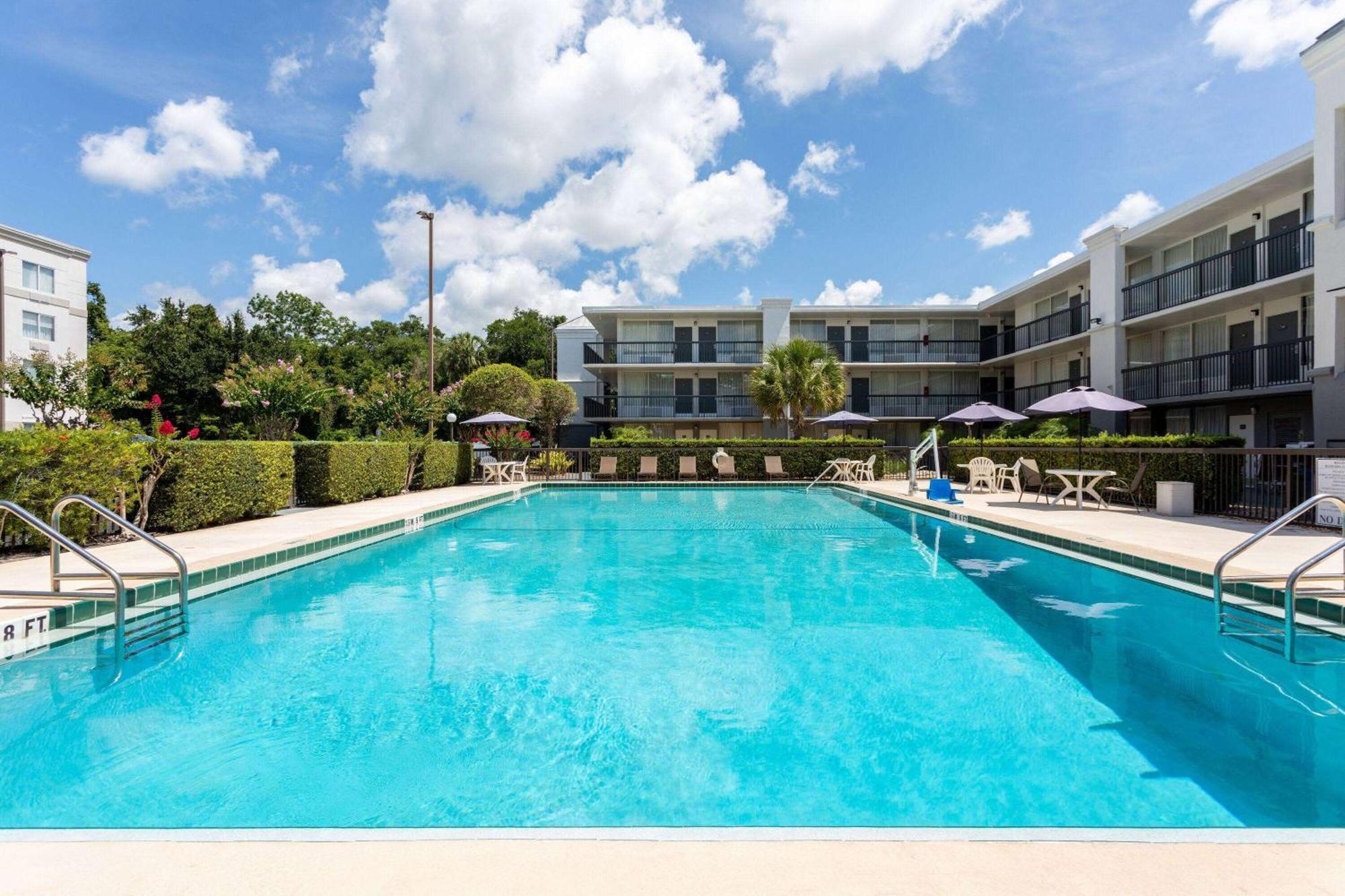 Hotel Ramada By Wyndham Altamonte Springs Near I-4 Extérieur photo