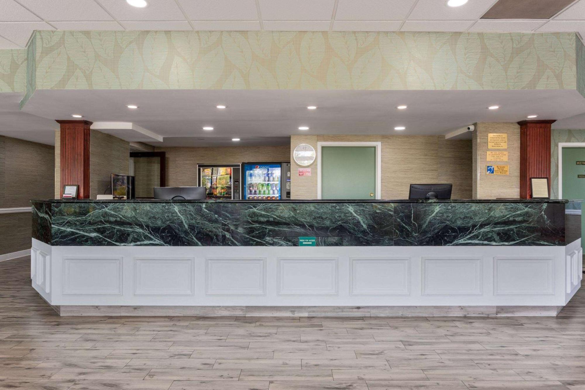 Hotel Ramada By Wyndham Altamonte Springs Near I-4 Extérieur photo